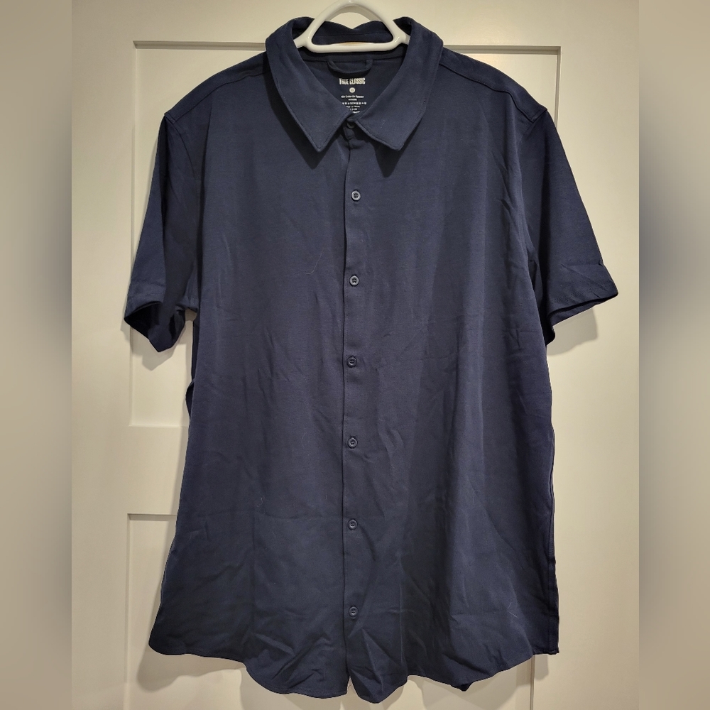 TRUE CLASSIC - Navy Button Up Shirt